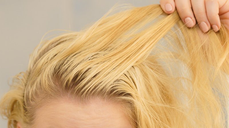 Cheveux poisseux après le lavage : causes et solutions ! – Helssy Hair