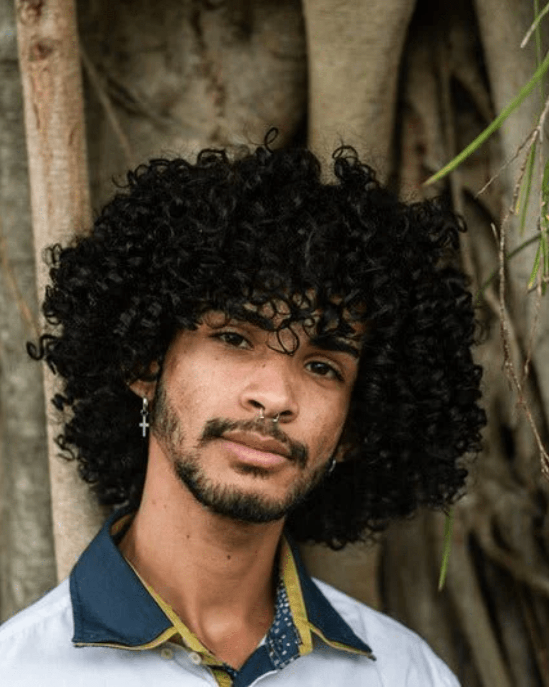 La routine naturelle des hommes aux cheveux bouclés : le guide complet !