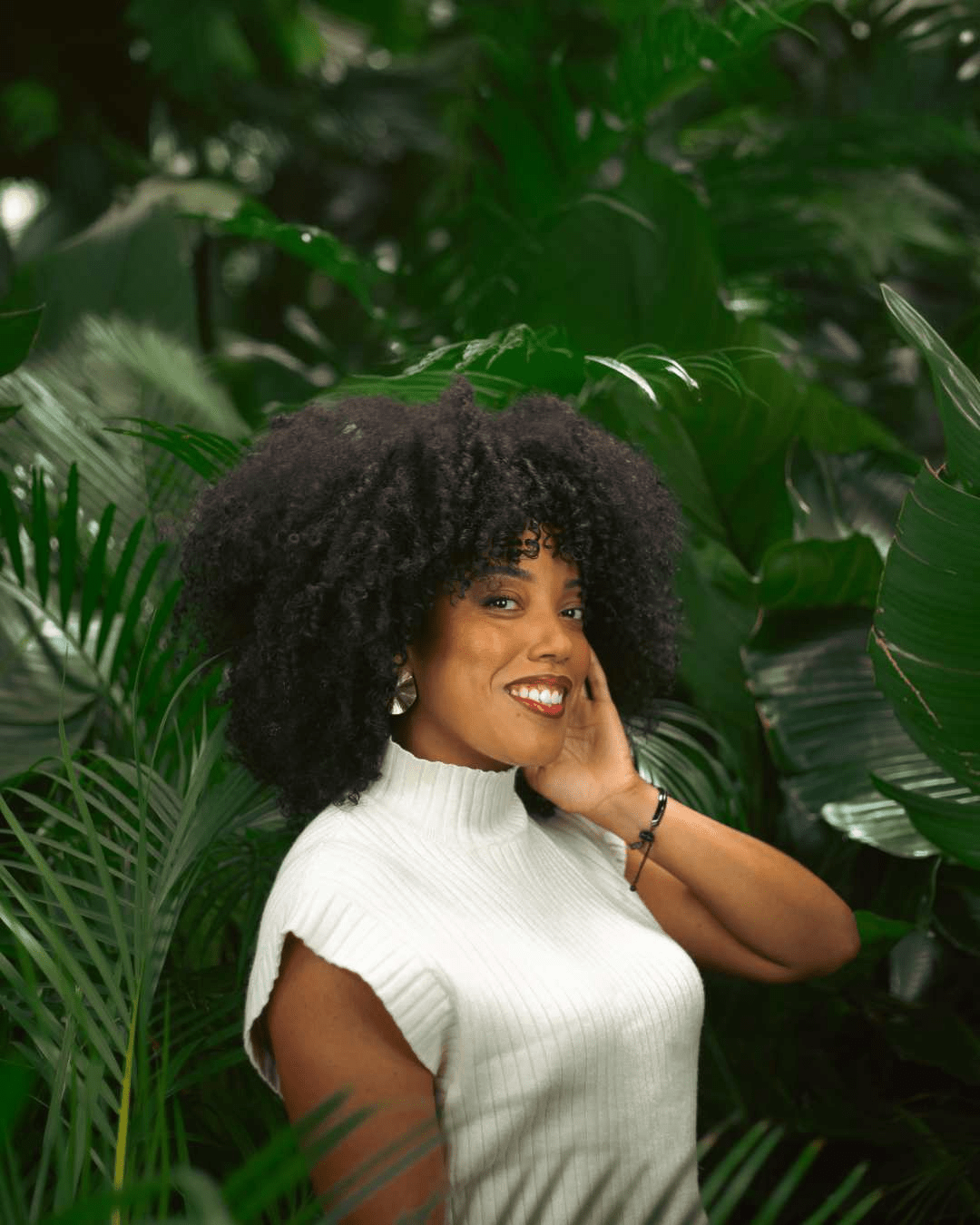 Dompte tes frisottis : le guide ultime pour des cheveux maîtrisés