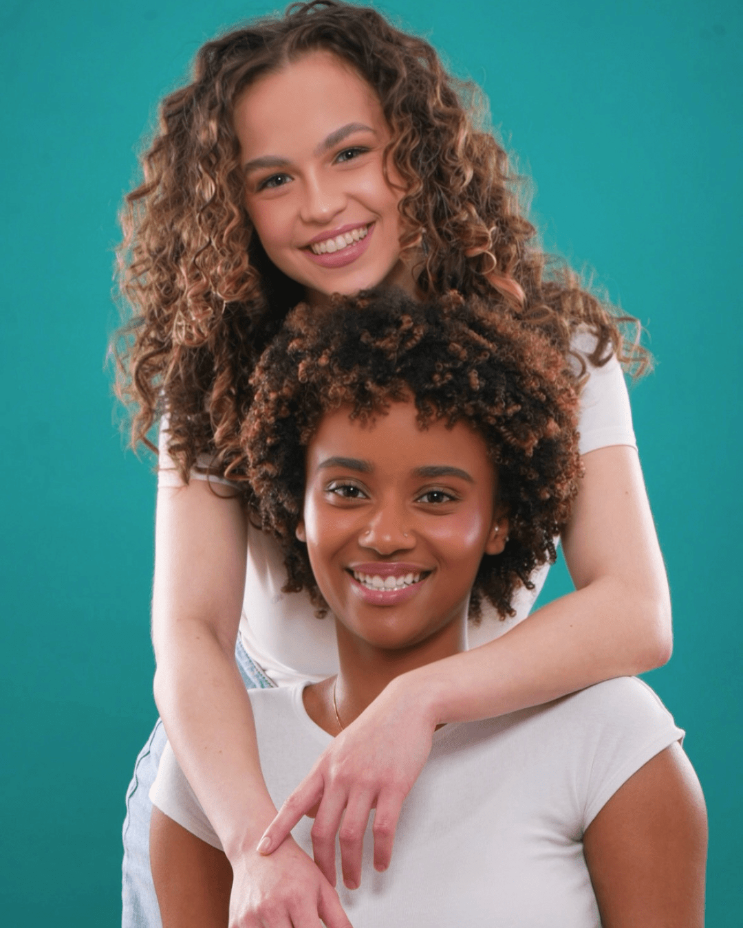 Transition capillaire cheveux bouclés : le guide complet pour passer au naturel sans casser tes cheveux