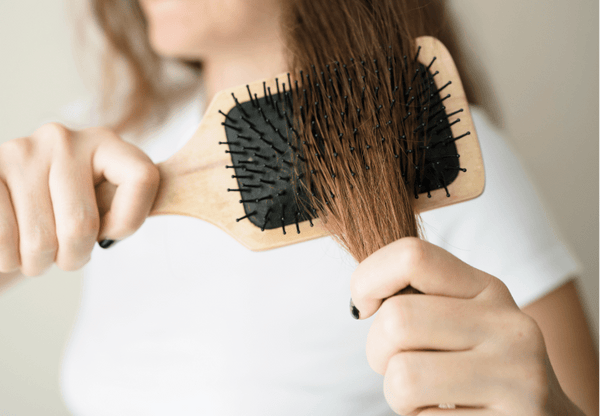 6 conseils contre la casse des cheveux  
