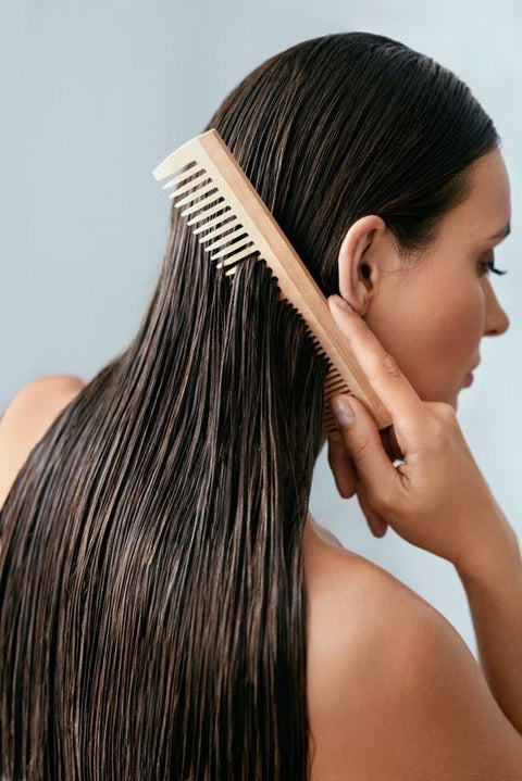 Comment choisir son après-shampoing naturel pour ses longueurs ? 