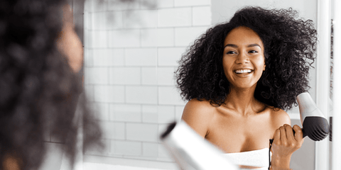 Quel sèche-cheveux choisir pour ne pas s'abîmer les cheveux ?