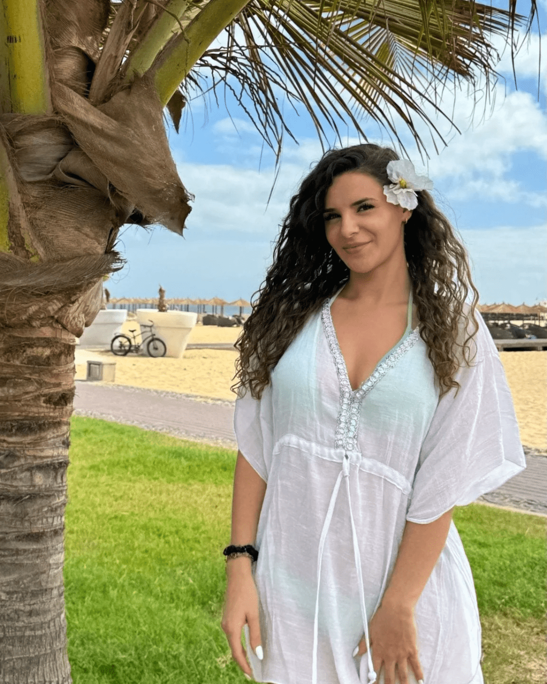 5 erreurs qui transforment tes cheveux en paille pendant l’été