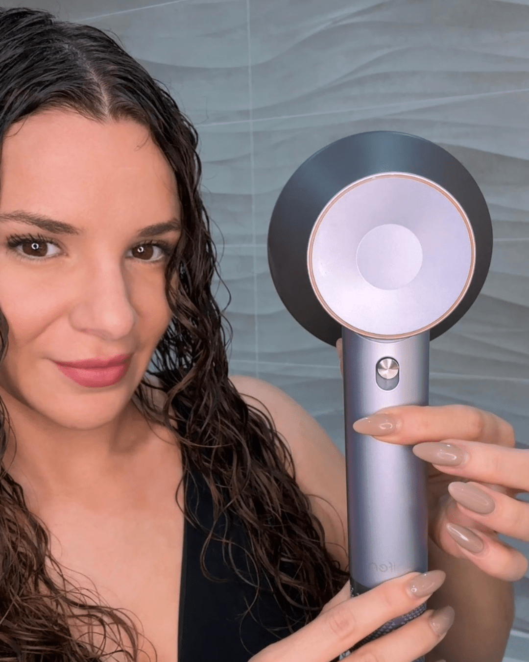 Quel sèche-cheveux choisir pour ne pas s'abîmer les cheveux ?